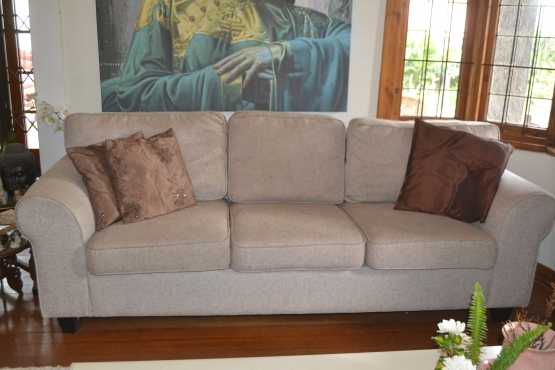 Couch in great condition R3000 (cash)