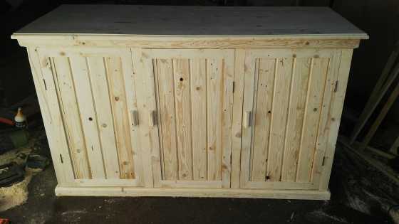 Country style cabinet