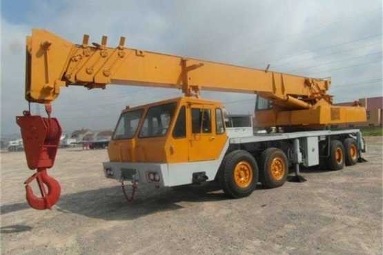 Cranes Coles 50 Ton Crane