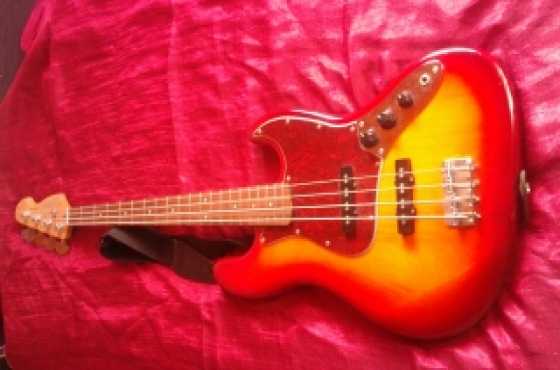 Cruzer bass guitar