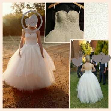 Custom made wedding dress size 32