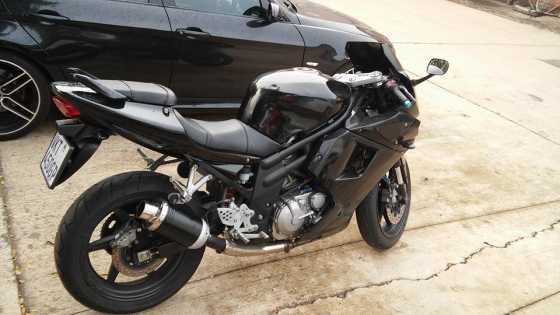 Dagse ek het n 2007 model hyosung gt 650 r