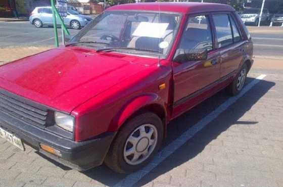 Daihatsu charade te koop.