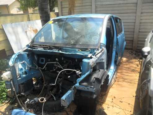 Daihatsu sirion stripping for spares