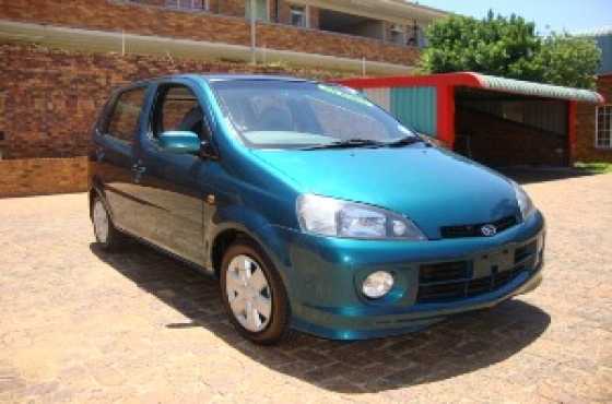 Daihatsu YRV (2001)