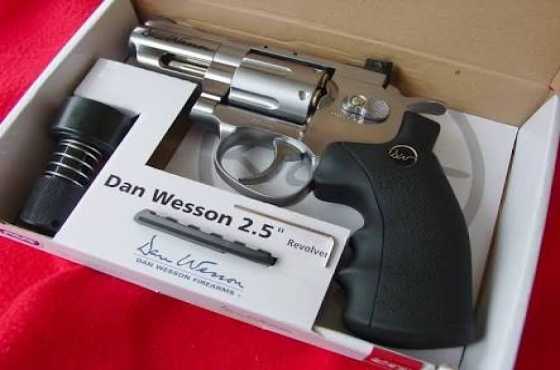 Dan wesson 2.5 inch co3 hangun