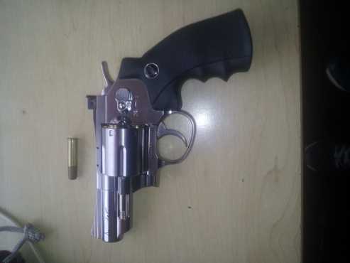 Dan Wesson Co2 gas revolver