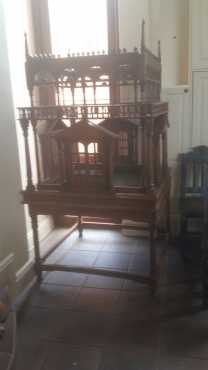 Decorative Victorian style open top bird cage. Good condition