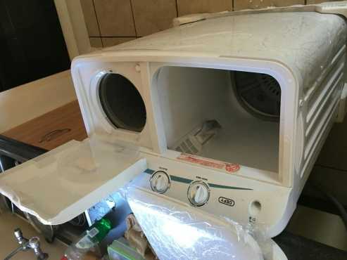 DEEF Washing machine for Sale, only used 3 months
