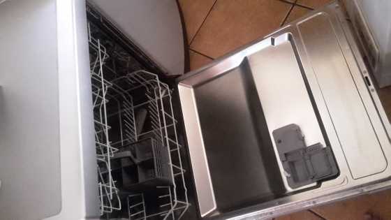 Defy 12 place dishwasher