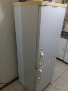 DEFY 6quot tall Fridge amp Freezer