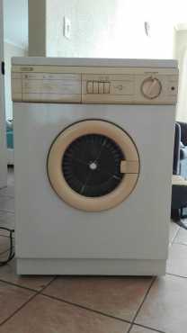 Defy autodry tumble dryer R800.00