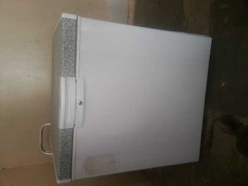 Defy Chest freezer CF210 195LT