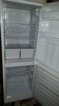 Defy Fridge Freezer - 287 Litre - Excellent Working Condition