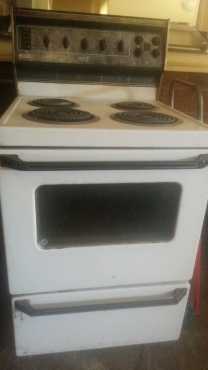 Defy Old Four Twenty Stove for Sale R300