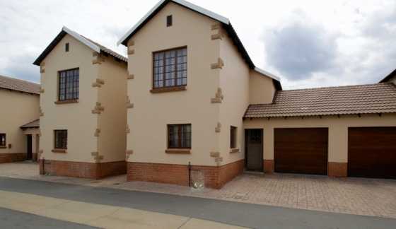 Delightful and upmarket 2B2B in secure estate in Montana Gardens