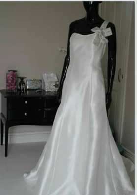 Designer wedding dresses for sale and hire