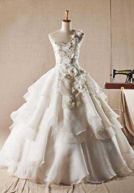 Designer wedding gowns made to order