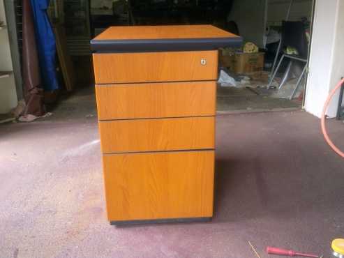 Desk Pedestal in cherrywood