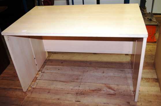 Desk S019657B Rosettenvillepawnshop