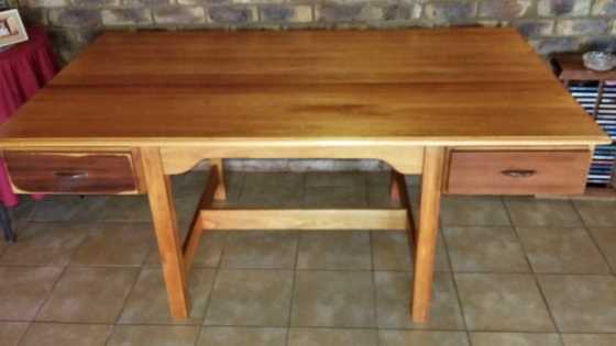 Desk solid wood