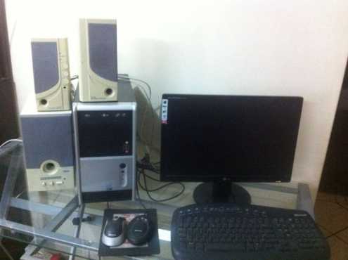 Desktop PC for sale with speakers, glass table and typist chair