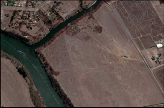 Development ground for sale next to the Vaal River