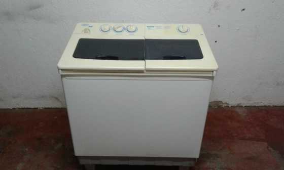 Devy 800 twin tub washing machine for sale