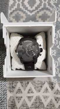 Diesel 3bar original mens watch.shows time and date