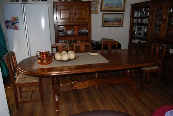 Diningroom tableConference room table