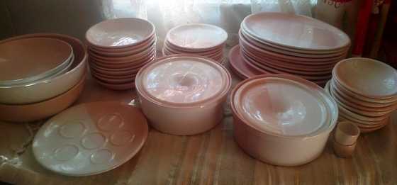 Dinner Service (Ruebecca Collection) - second hand.