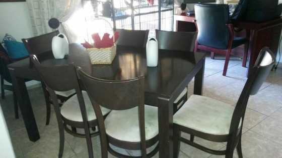 Dinning room table