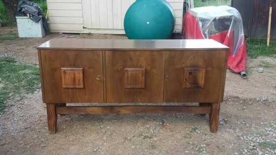 Dinning room with Sideboard