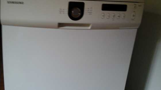 Dish Washer Samsung Almost New