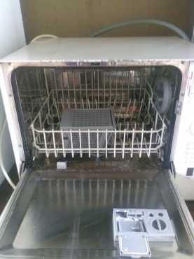 Dishwasher table top unit