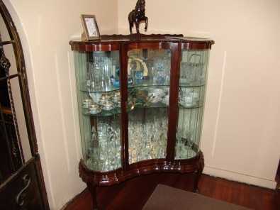 Display case, ballampclaw