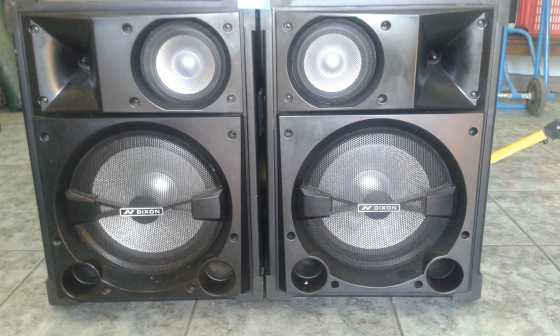 Dixon 12 inch speakers x2