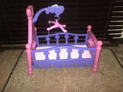 Doll bed