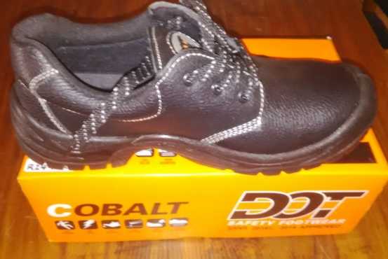 Dot safety shoes size 8 Brand new