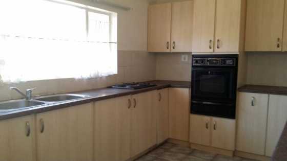 Double bedroom to rent in a house share in Valhalla Pretoria