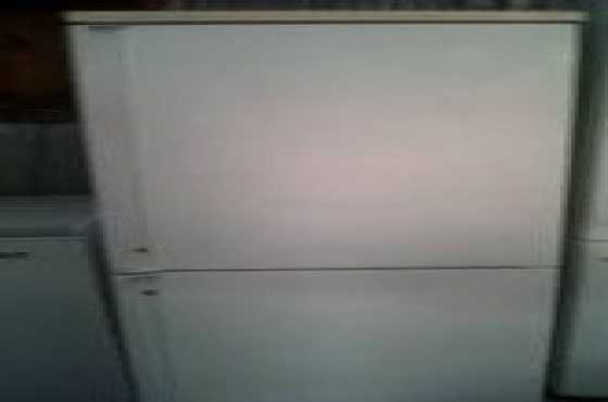 DOUBLE DOOR FRIDGE  FREEZER FOR SALE