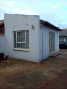 Double garage amp room in ext 26, vosloorus