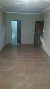 Double room (garage size) to rent in Vosloorus