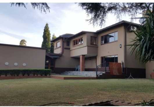 Double storey 4 bedroom home -Clubview