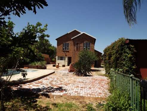 Double Volume House For Sale in Queenswood Pretoria