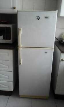 DOUBLR DOOR FRIDGEFREEZER FOR SALE