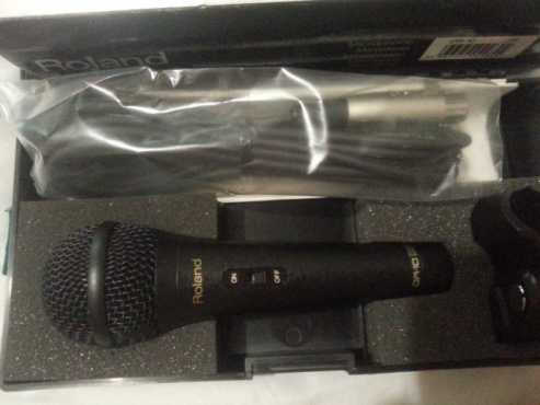 DR-10  ROLAND dynamic MICROPHONE