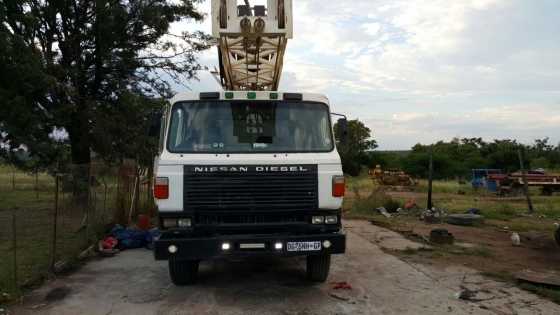 Drilling rig water borehole