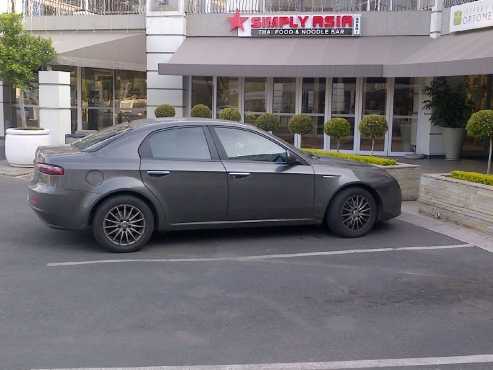 Drive an Alfa Romeo 159 1.9 JTS