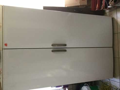 Dubbel door fridge freezer